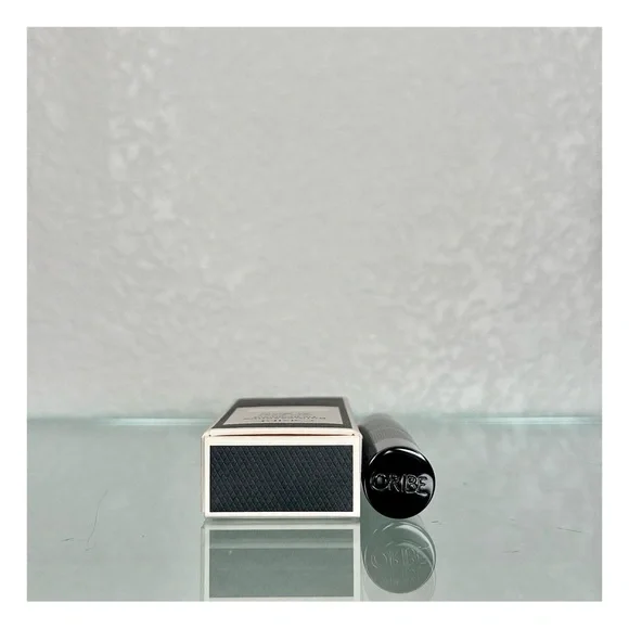 Oribe Balmessence Lip Treatment - Black - Picture 5 of 6